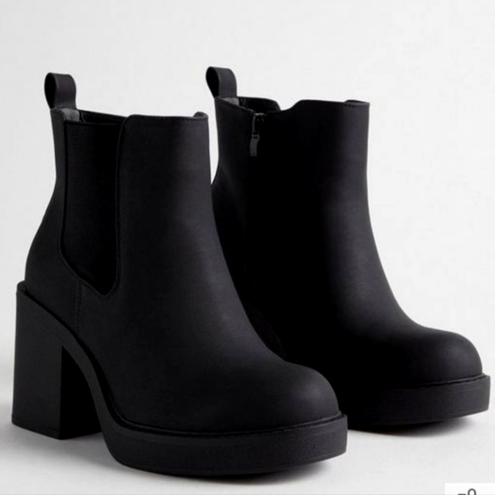 Torris Platform Chelsea Rain Bootie (WW)